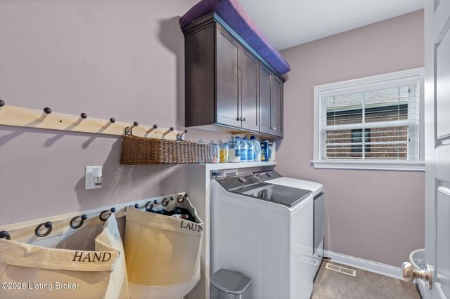 8818 Stara Way, Jeffersontown, KY 40299