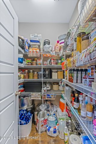 8818 Stara Way, Jeffersontown, KY 40299