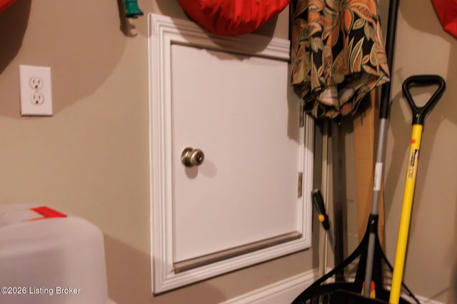 8818 Stara Way, Jeffersontown, KY 40299