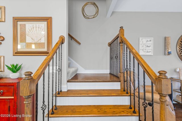 8818 Stara Way, Jeffersontown, KY 40299