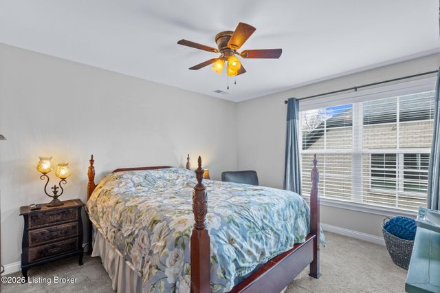 8818 Stara Way, Jeffersontown, KY 40299