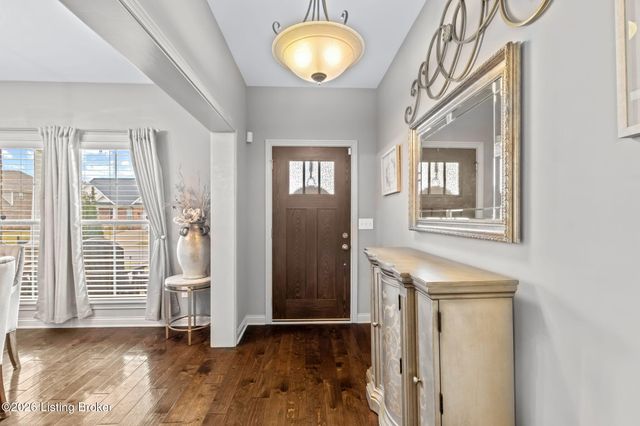 8818 Stara Way, Jeffersontown, KY 40299