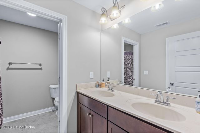 8818 Stara Way, Jeffersontown, KY 40299