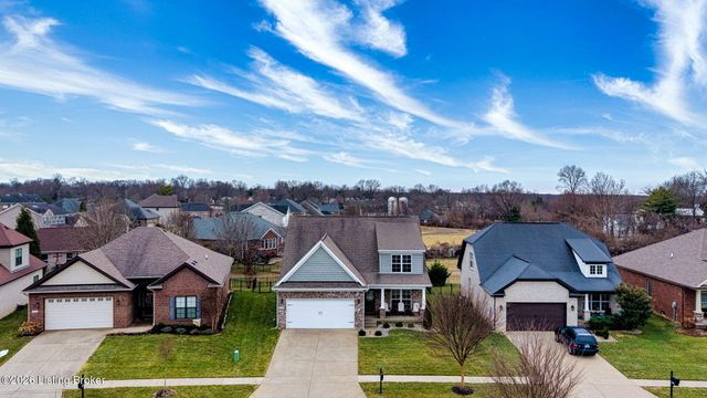 8818 Stara Way, Jeffersontown, KY 40299