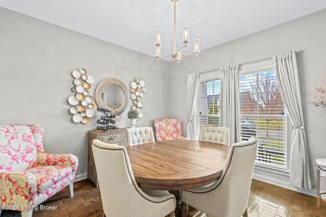 8818 Stara Way, Jeffersontown, KY 40299