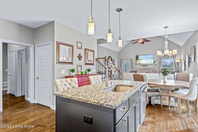 8818 Stara Way, Jeffersontown, KY 40299