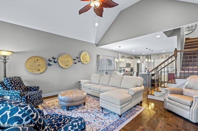 8818 Stara Way, Jeffersontown, KY 40299