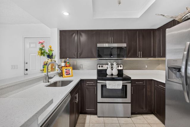4151 N Haverhill Road 1504, West Palm Beach, FL 33417