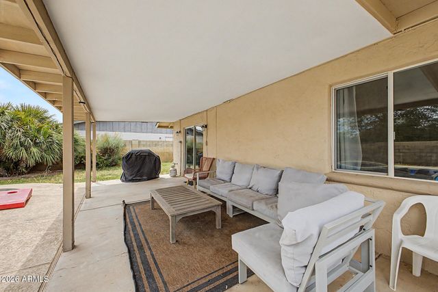 8637 E WELDON Avenue, Scottsdale, AZ 85251