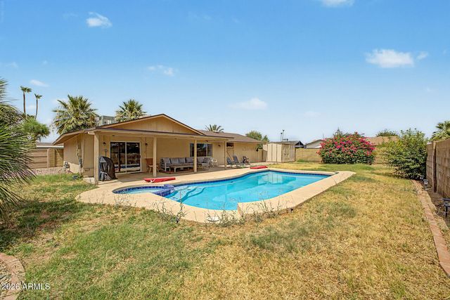 8637 E WELDON Avenue, Scottsdale, AZ 85251