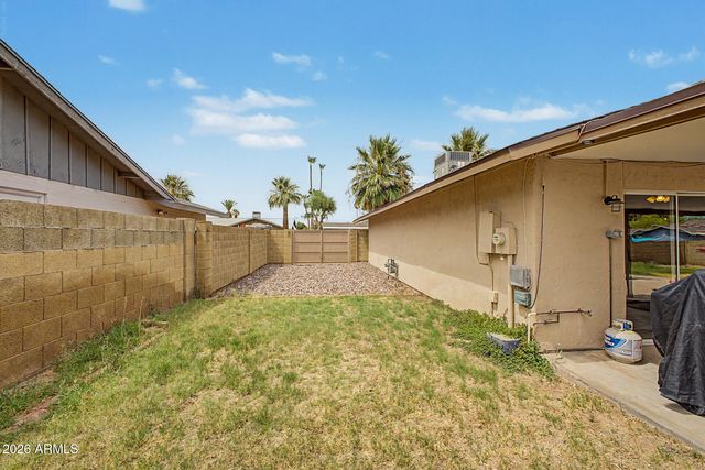 8637 E WELDON Avenue, Scottsdale, AZ 85251