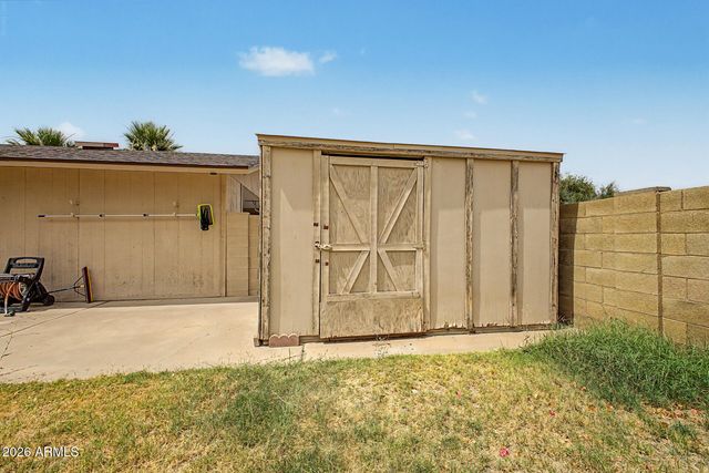 8637 E WELDON Avenue, Scottsdale, AZ 85251