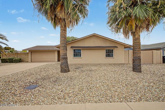 8637 E WELDON Avenue, Scottsdale, AZ 85251