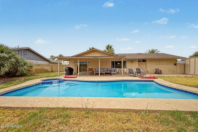 8637 E WELDON Avenue, Scottsdale, AZ 85251