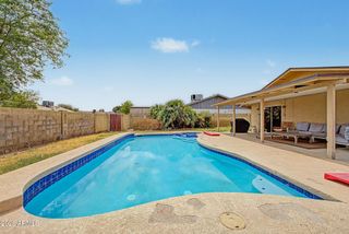 8637 E WELDON Avenue, Scottsdale, AZ 85251
