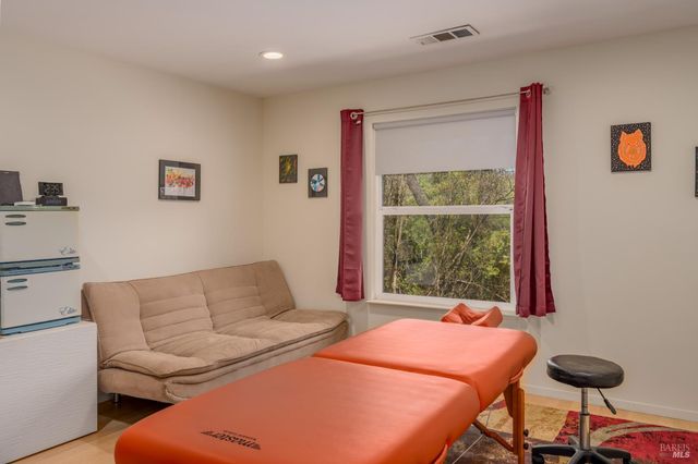 1101 Hedgeside Ave, Napa, CA 94558