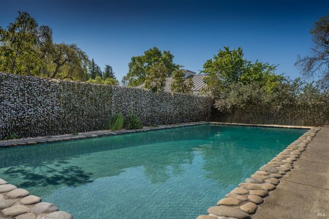 1101 Hedgeside Ave, Napa, CA 94558