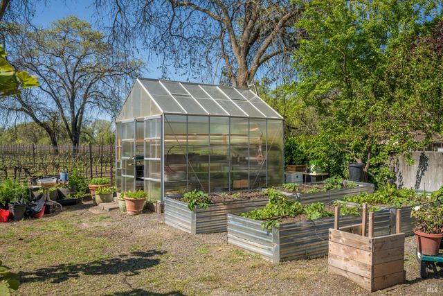 1101 Hedgeside Ave, Napa, CA 94558