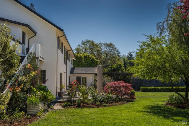 1101 Hedgeside Ave, Napa, CA 94558