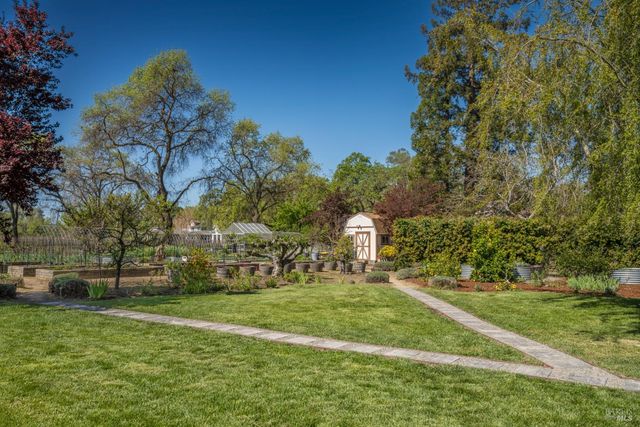 1101 Hedgeside Ave, Napa, CA 94558