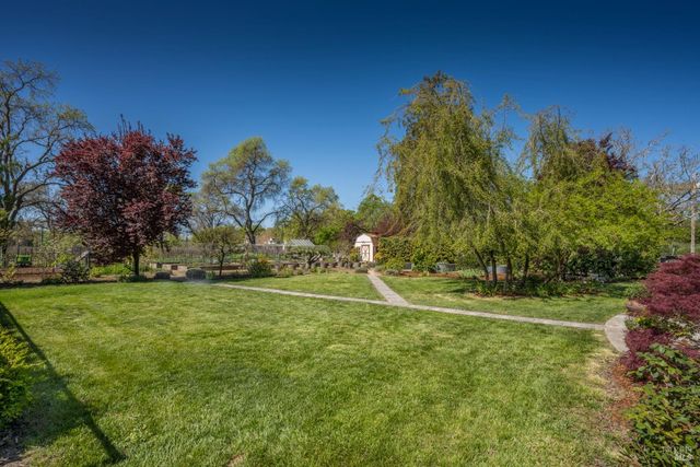 1101 Hedgeside Ave, Napa, CA 94558