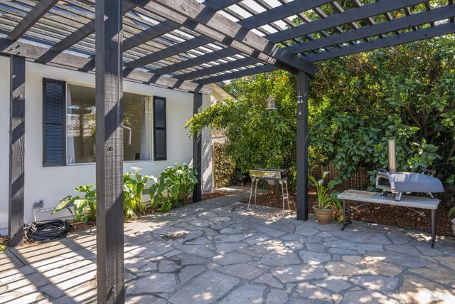 1101 Hedgeside Ave, Napa, CA 94558