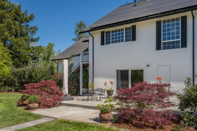 1101 Hedgeside Ave, Napa, CA 94558