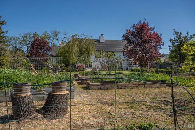 1101 Hedgeside Ave, Napa, CA 94558