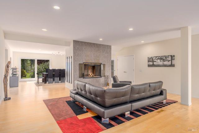 1101 Hedgeside Ave, Napa, CA 94558