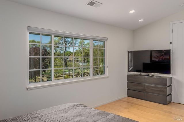 1101 Hedgeside Ave, Napa, CA 94558