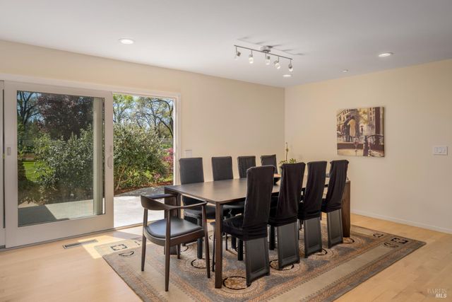 1101 Hedgeside Ave, Napa, CA 94558