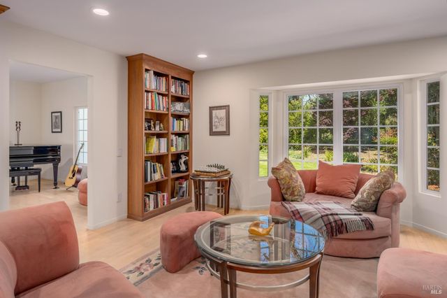 1101 Hedgeside Ave, Napa, CA 94558