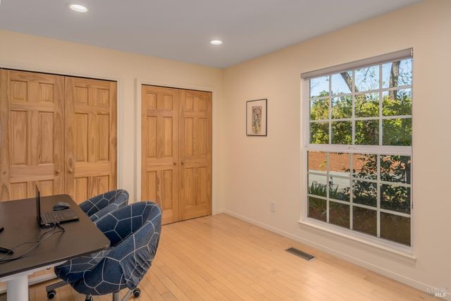 1101 Hedgeside Ave, Napa, CA 94558