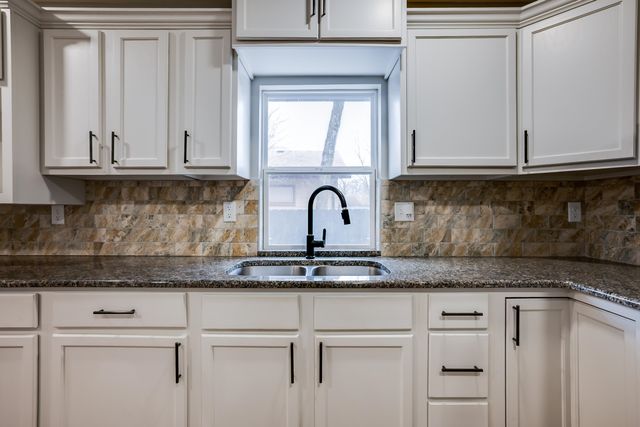 1705 S Greenwood Ave, Wichita, KS 67211