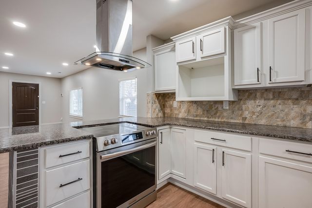 1705 S Greenwood Ave, Wichita, KS 67211