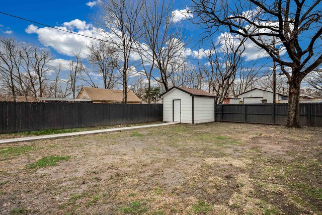 1705 S Greenwood Ave, Wichita, KS 67211