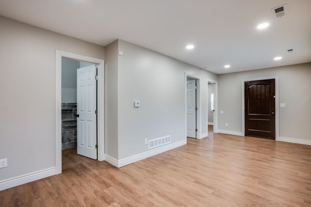 1705 S Greenwood Ave, Wichita, KS 67211