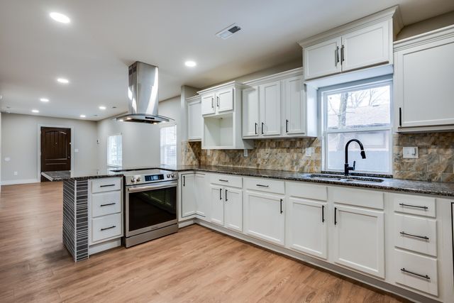 1705 S Greenwood Ave, Wichita, KS 67211