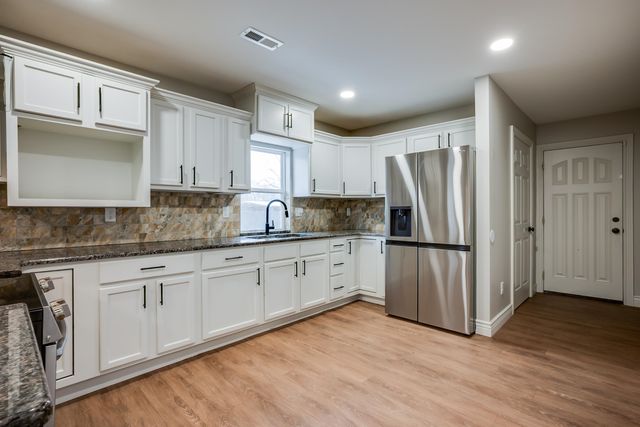 1705 S Greenwood Ave, Wichita, KS 67211