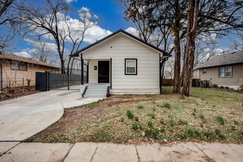 1705 S Greenwood Ave, Wichita, KS 67211
