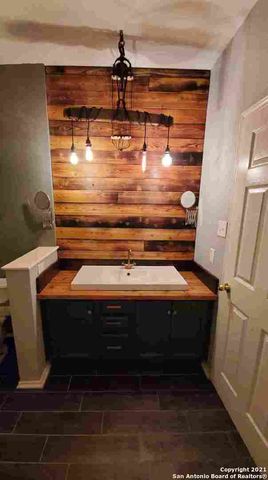 6307 SENTRY PT, San Antonio, TX 78233