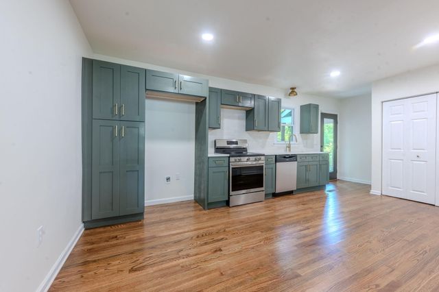 1418 Tunnel Boulevard, Chattanooga, TN 37411