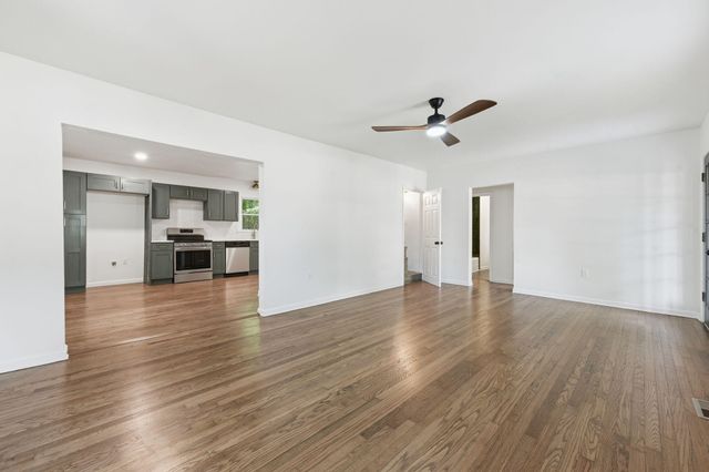 1418 Tunnel Boulevard, Chattanooga, TN 37411