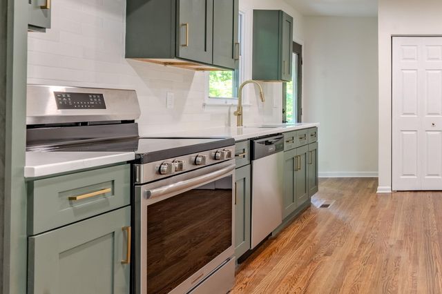 1418 Tunnel Boulevard, Chattanooga, TN 37411