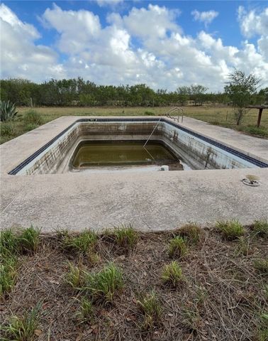 403 County Road 149, Alice, TX 78332