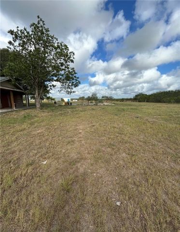 403 County Road 149, Alice, TX 78332