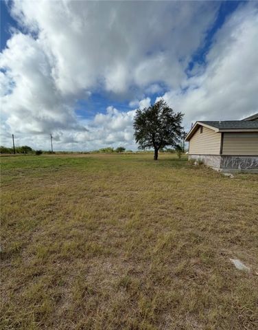 403 County Road 149, Alice, TX 78332