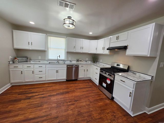 1703 W 19Th St, North Little Rock, AR 72114