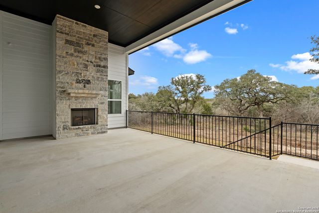 325 Raven Road, Castroville, TX 78009