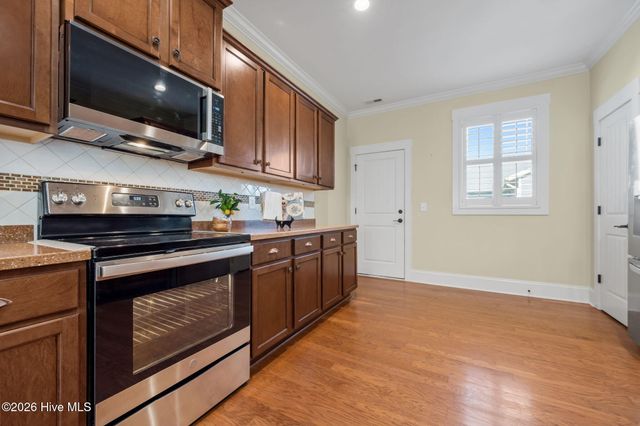 806 Wildflower Drive, Holly Ridge, NC 28445